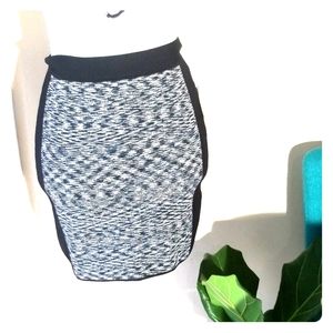 Romeo & Juliet,Neiman Marcus tags on super-stretch mini w/black side panels. NWT